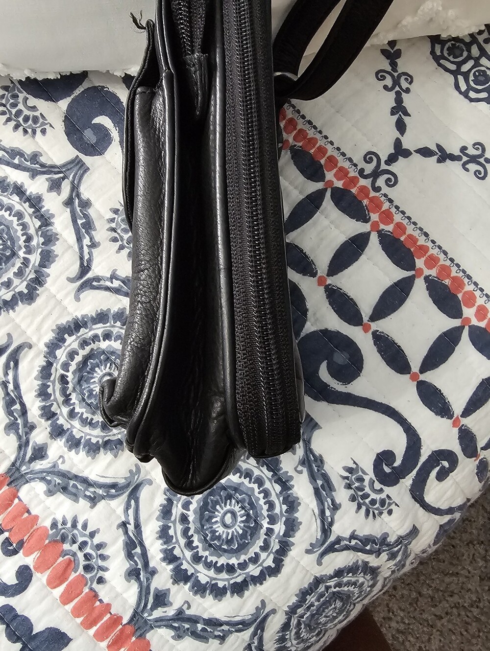 FINAL..Fossil Black Leather Crossbody - Picture 12 of 16